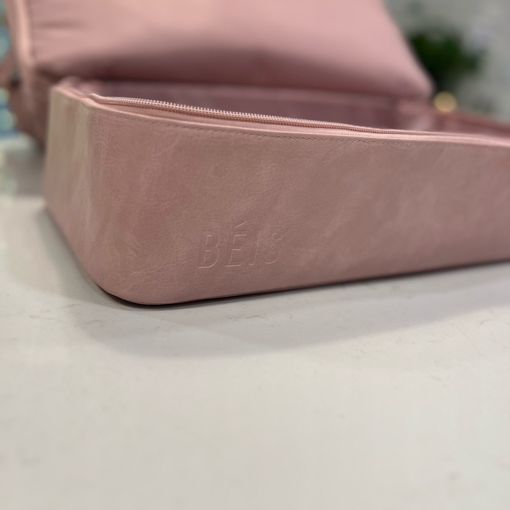 Béis The Weekender in Atlas Pink - Picture 8 of 10